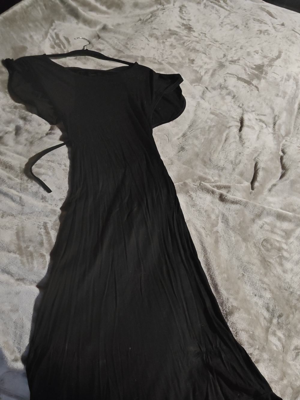 Backless Black Maxi Dress — Sleek Summer Evening Wear